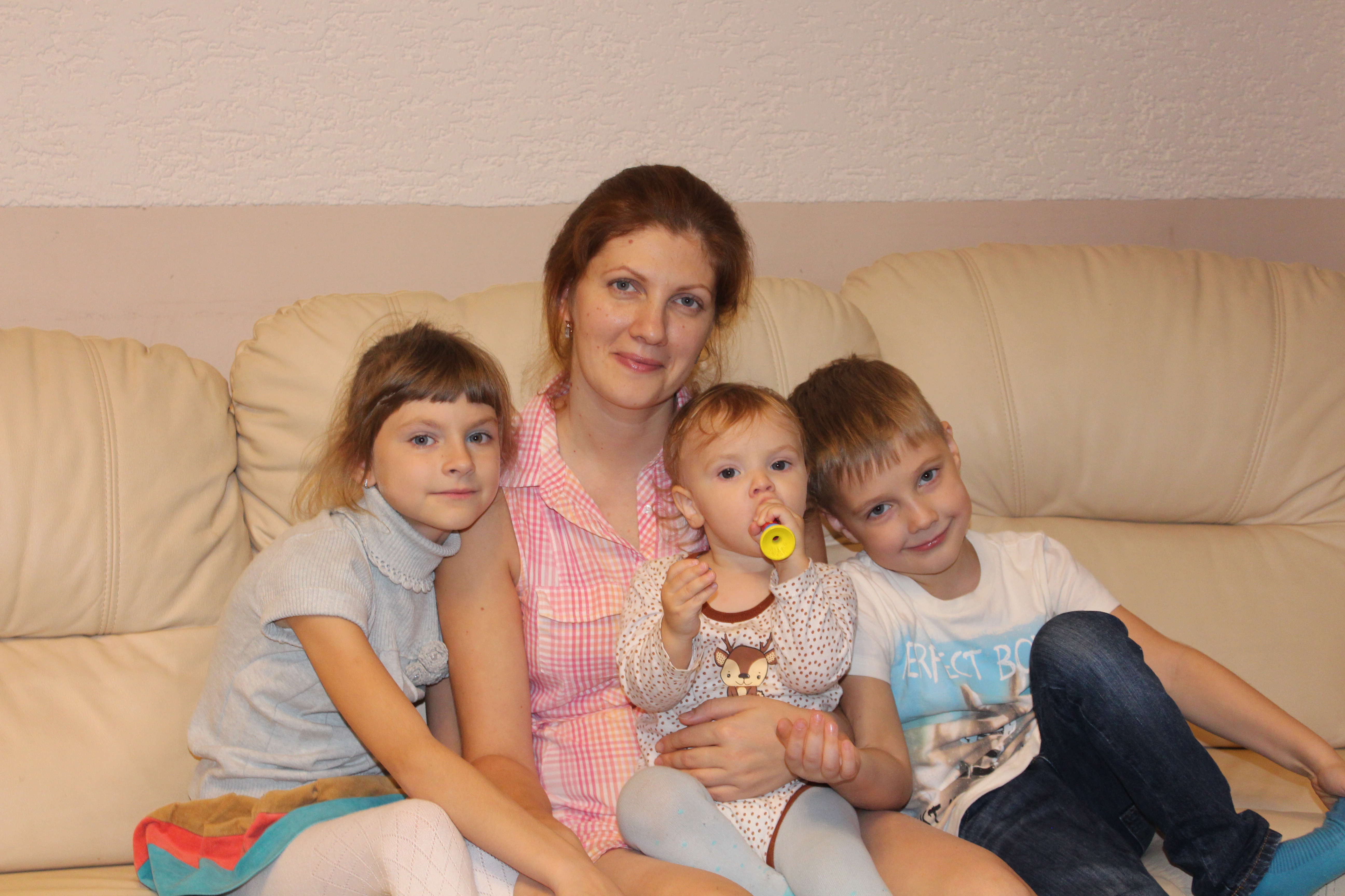 После кохлеарной имплантации Елена обзавелась семьёй
